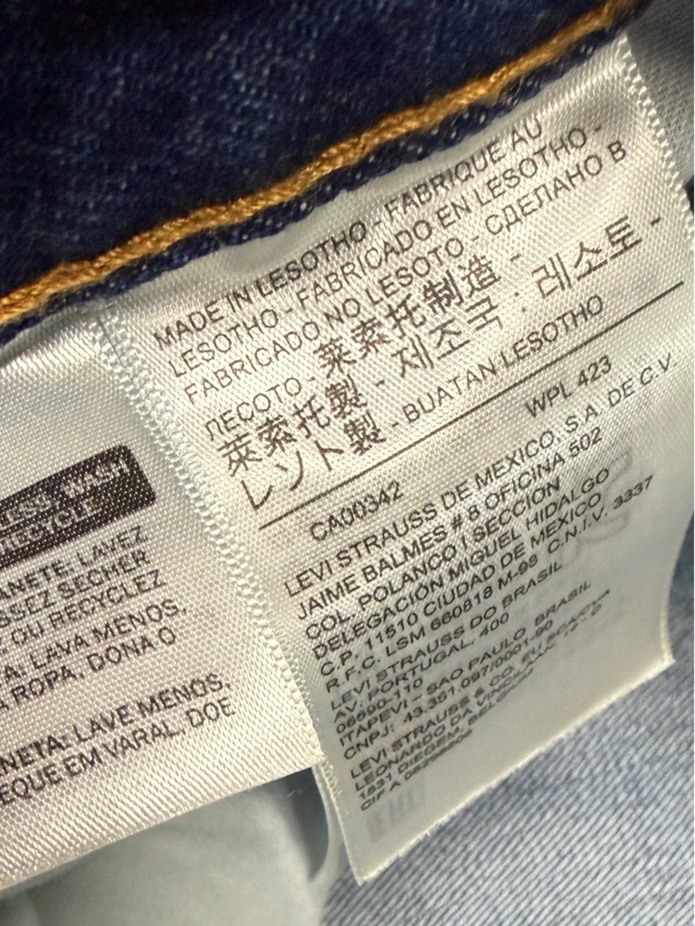 Levi's 505 Men’s denim straight leg fit 38 X 32